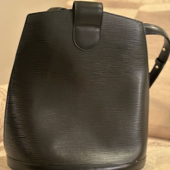 Louis Vuitton elegant black bucket bag - Picture 4 of 16